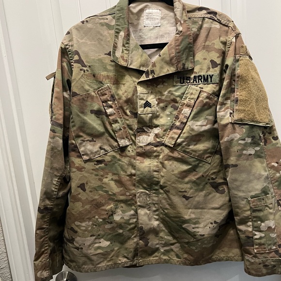 Authentic US Army camo  jacket size medium - Picture 1 of 10